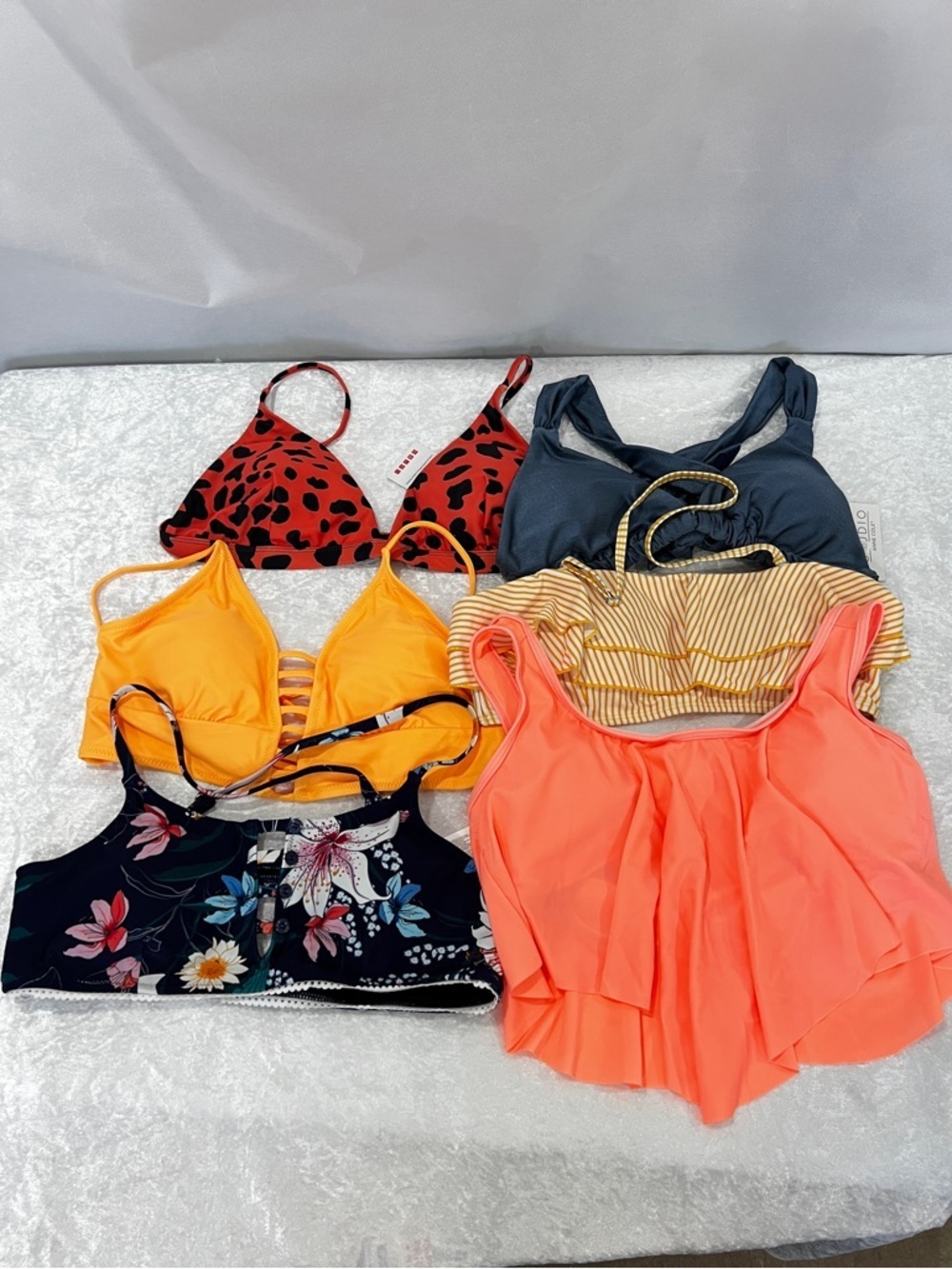 Lot Bundle Swimwear 6 Pc. Bikini Top Bathing suit Size Medium Multicolor